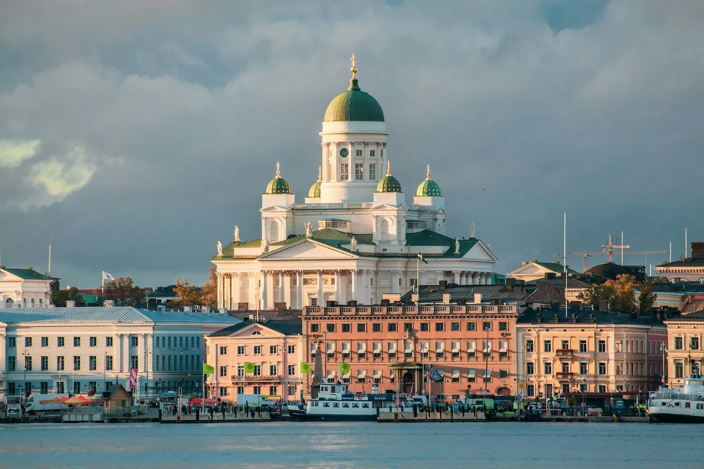 Tekoälyn tila Suomessa 2025 -raportti: kansainvälinen kilpailukyky on heikentynyt